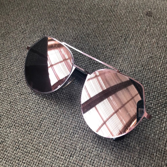 Sunglasses - Picture 5 of 7